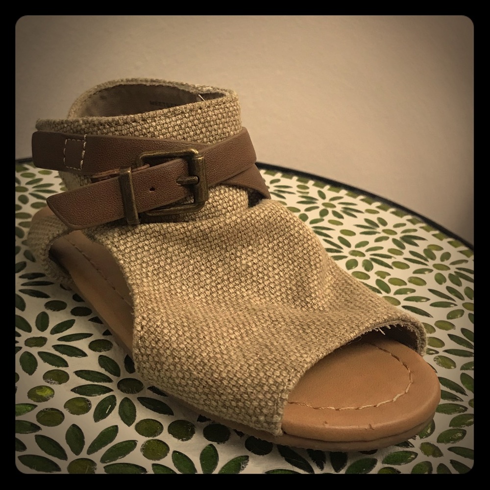 Sarah Jayne girl sandal
